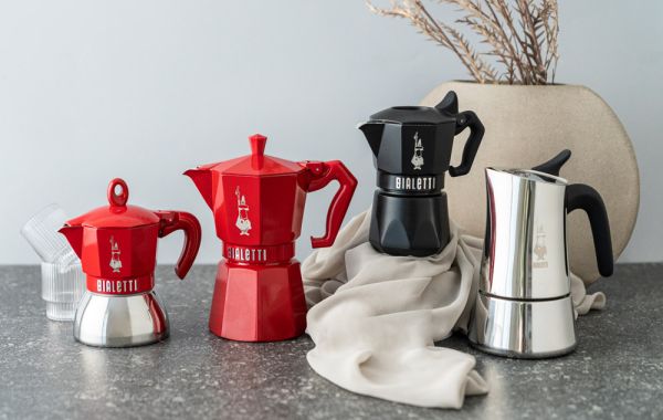 Preview: Bialetti Exclusive Brikka schwarz, Espressokocher 2 Tassen 2. Wahl (Kratzer)