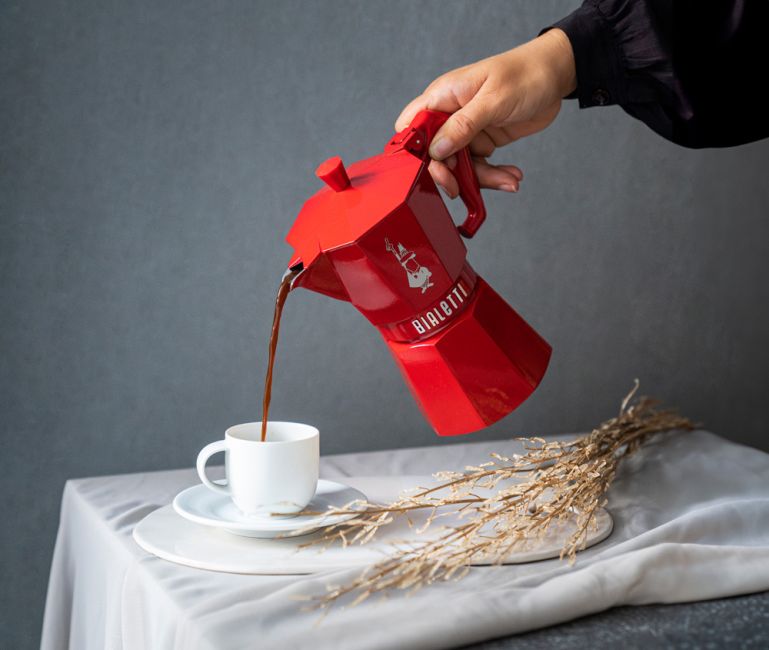 Bialetti Exclusive Moka Express rot, Espressokocher 6 Tassen 2. Wahl (defekte Verpackung)