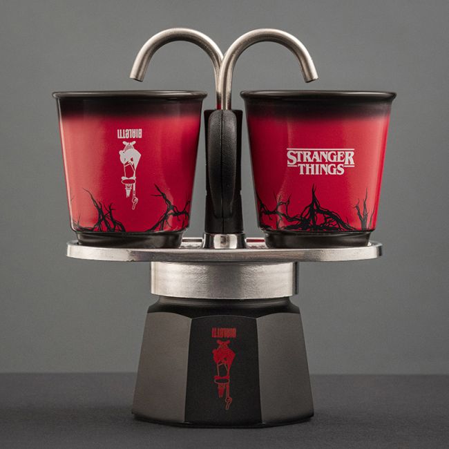 Stranger Things Mini Express (heiß) auf dunklem Hintergrund